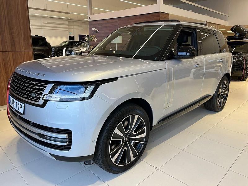Grå (hakuba silver metallic) Ny 2025 Land Rover Range Rover Autobiography SUV | 2 298 400 kr - Bild 1/4