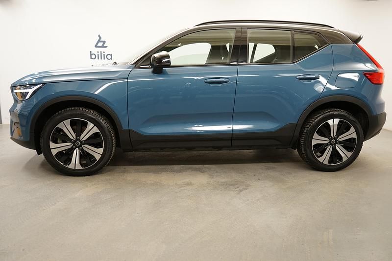 Begagnad Volvo XC40 Single Motor 175 kW (238 HK) 2022 Blå SUV
