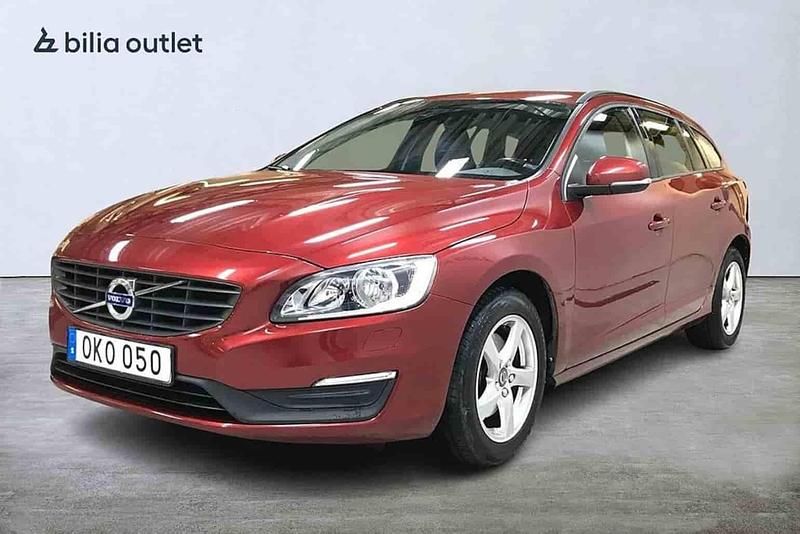 Röd Begagnad 2017 Volvo V60 Kombi | 199 900 kr - Bild 1/1