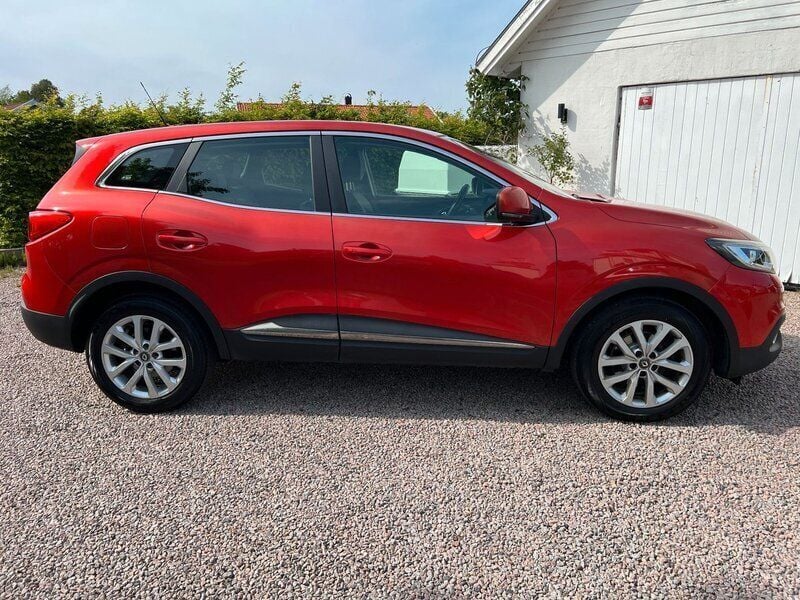 Röd Begagnad 2016 Renault Kadjar LIMITED SUV | 95 000 kr (Marknadspris) - Bild 1/4