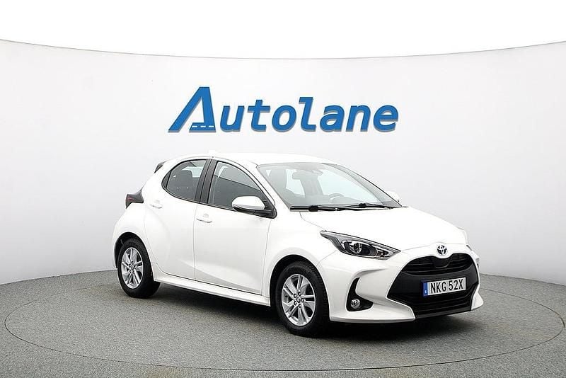 Begagnad Toyota Yaris 2022 Vit Halvkombi