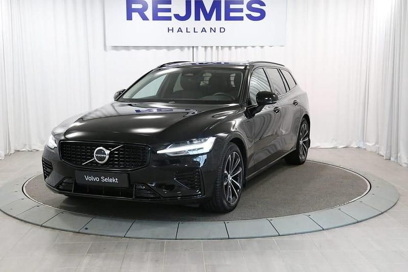 Begagnad Volvo V60 Plus 355 HK (261 kW) 2025 Svart Kombi