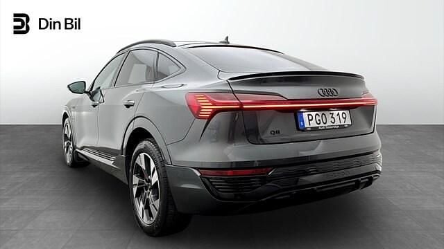 Begagnad Audi Q8 Sportback e-tron S-Line 300 kW (408 HK) 2023 Daytonagrå pärleffekt SUV