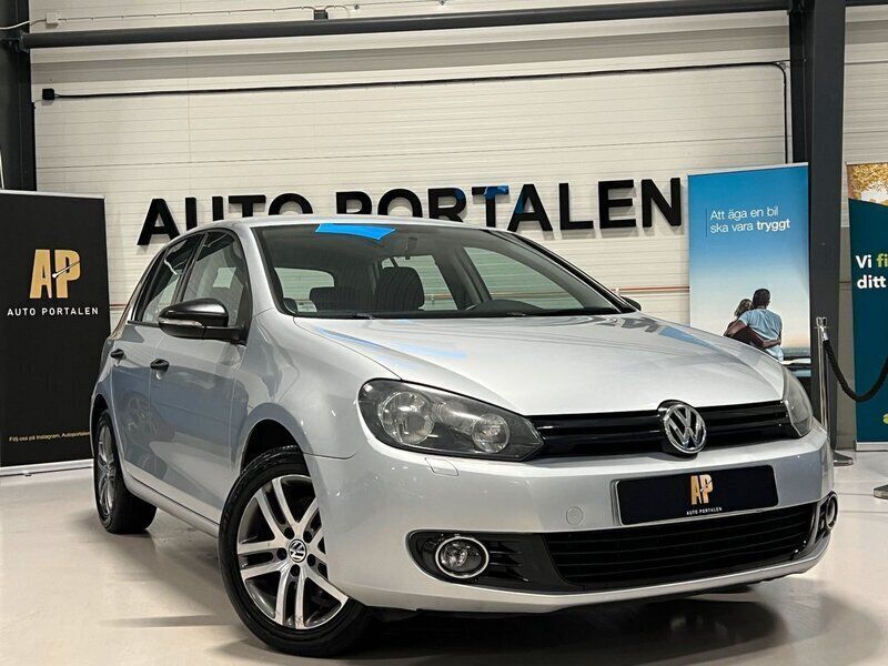 Silver Begagnad 2012 VW Golf Halvkombi | 59 900 kr (Marknadspris) - Bild 1/4