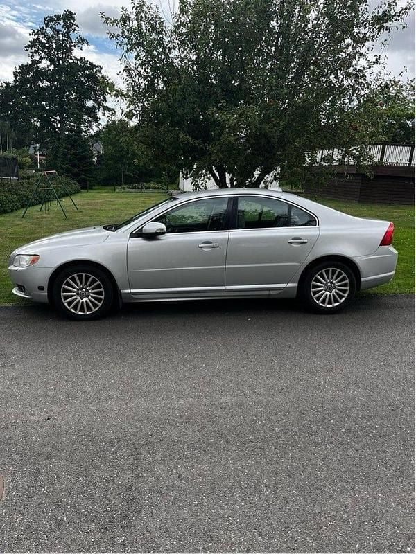 Begagnad 2009 Volvo S80 Summum Sedan | 49 900 kr (Bra pris) - Bild 1/4