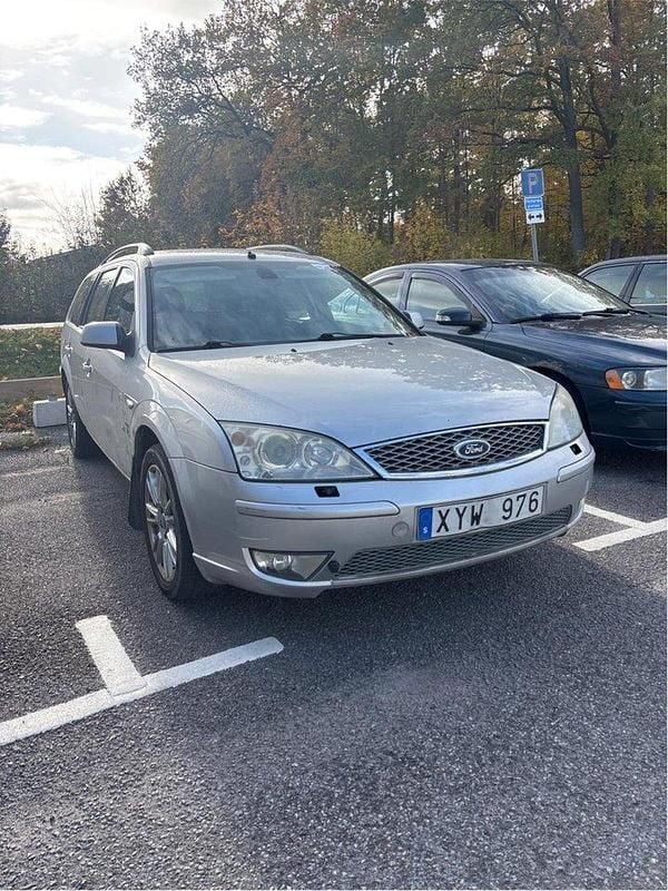 Silver Begagnad 2006 Ford Mondeo Titanium X Kombi | 10 000 kr (Superpris) - Bild 1/4