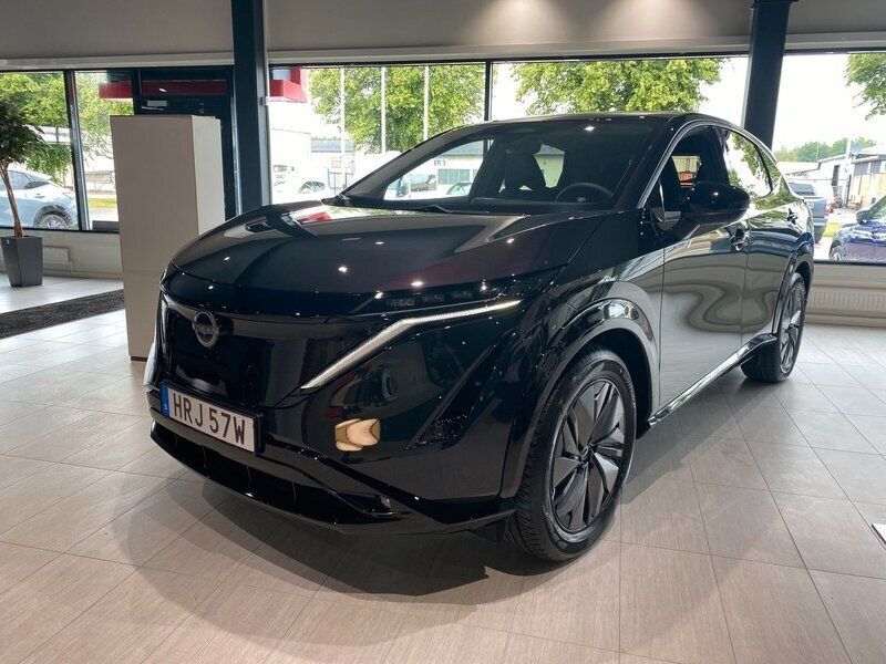Mörkgrön Ny 2024 Nissan Ariya Advance SUV | 563 200 kr - Bild 1/4