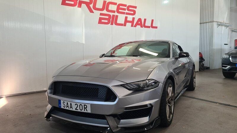 Grå Begagnad 2020 Ford Mustang Sportkupé | 299 000 kr - Bild 1/4