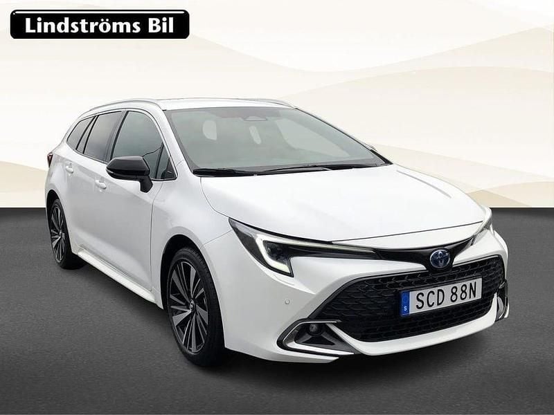 Begagnad Toyota Corolla Style 141 HK (103 kW) 2025 Silver Kombi