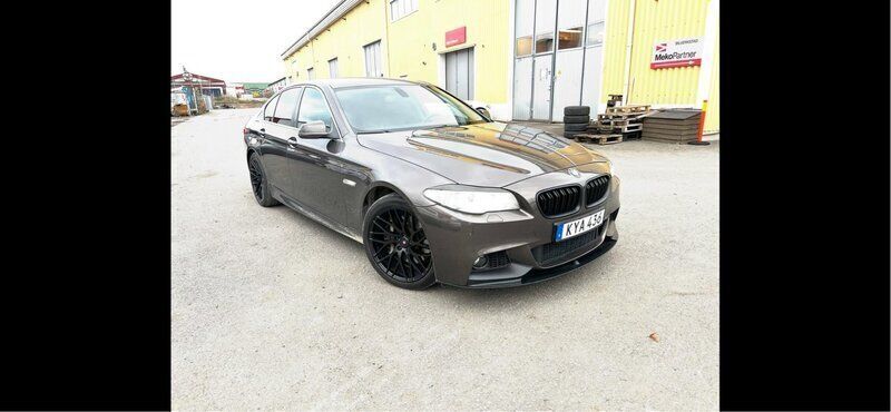 Brun Begagnad 2011 BMW 525 M Sport Sedan | 149 000 kr (Marknadspris) - Bild 1/4
