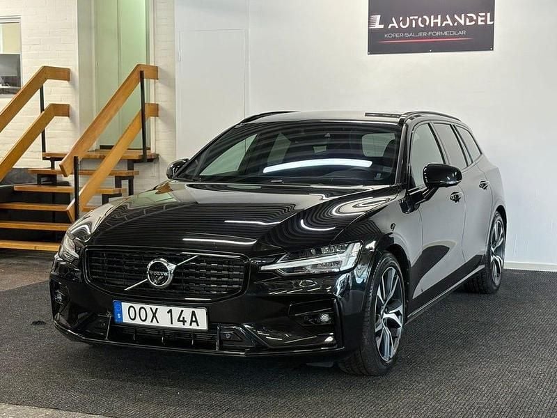 Svart Begagnad 2021 Volvo V60 R-Design Kombi | 339 900 kr (Dyr) - Bild 1/4