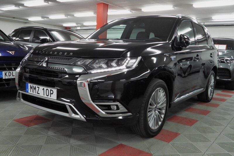 Svart Begagnad 2019 Mitsubishi Outlander P-HEV SUV | 234 500 kr (Marknadspris) - Bild 1/4