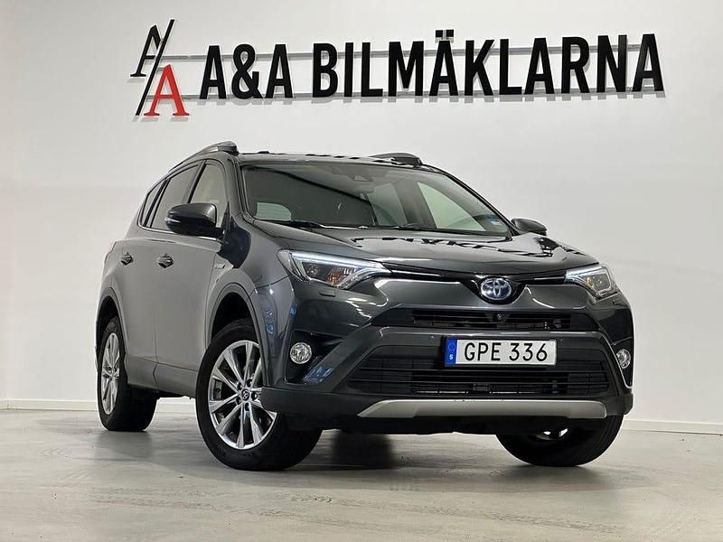 Mörkgrå Begagnad 2018 Toyota RAV4 Hybrid Executive SUV | 239 900 kr (Marknadspris) - Bild 1/4