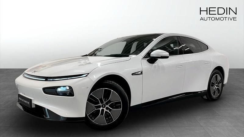 Vit (white) Begagnad 2023 XPENG P7 Sedan | 348 700 kr - Bild 1/4