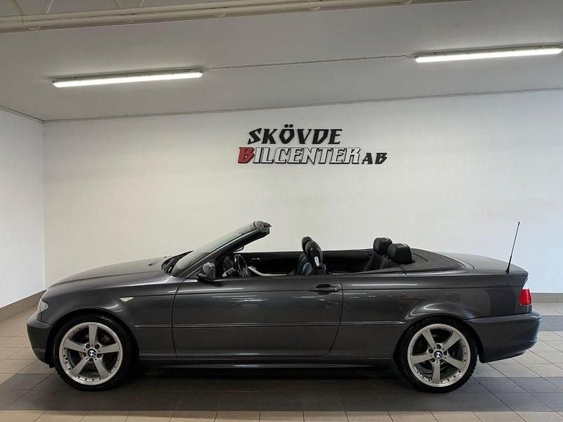 Begagnad BMW 318 Cabriolet Sport Line 150 HK (110 kW) 2006 Grå Cab