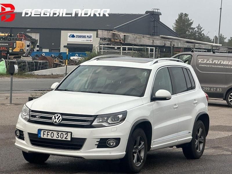 Vit Begagnad 2016 VW Tiguan Sportline SUV | 176 450 kr (Superpris) - Bild 1/4
