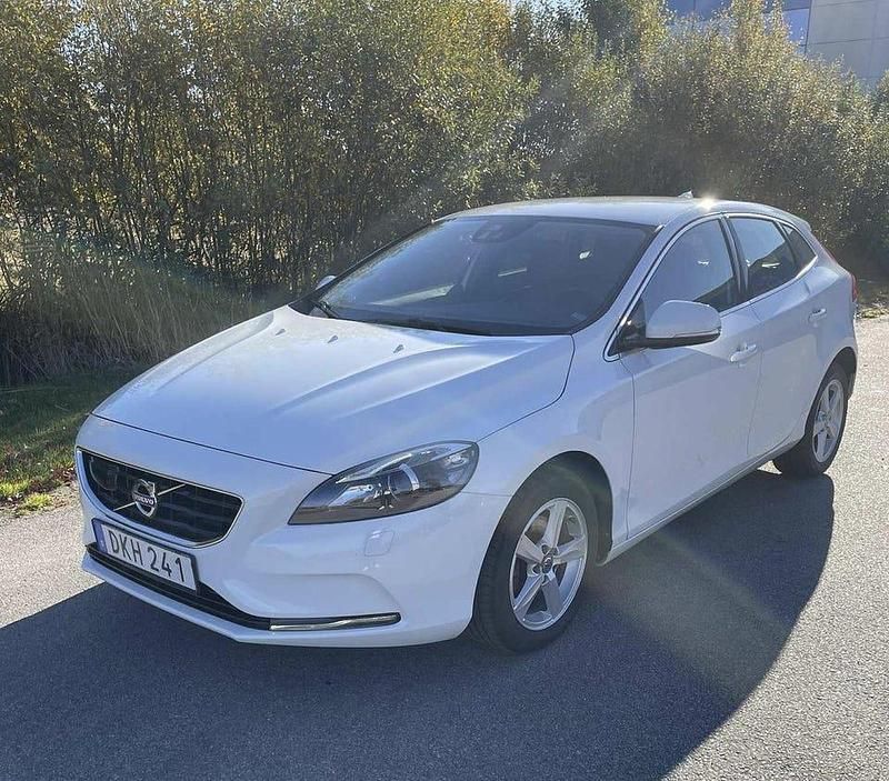 Begagnad 2015 Volvo V40 Kombi | 115 000 kr (Bra pris) - Bild 1/4