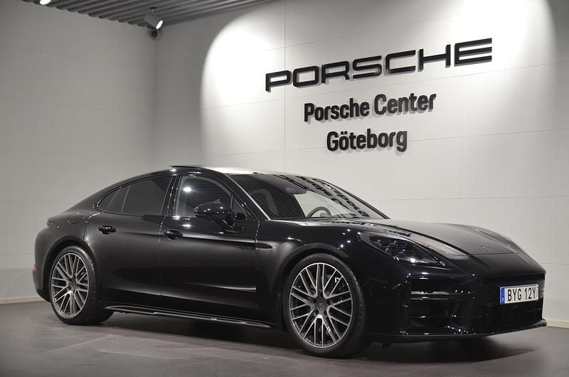Begagnad Porsche Panamera Turbo E-Hybrid 2024 Svart Sedan