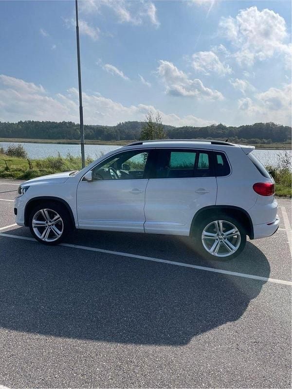 Vit Begagnad 2015 VW Tiguan Sportline SUV | 115 000 kr (Bra pris) - Bild 1/4