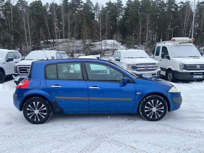 Begagnad Renault Mégane III 135 HK (99 kW) 2007 Mörkblå Halvkombi