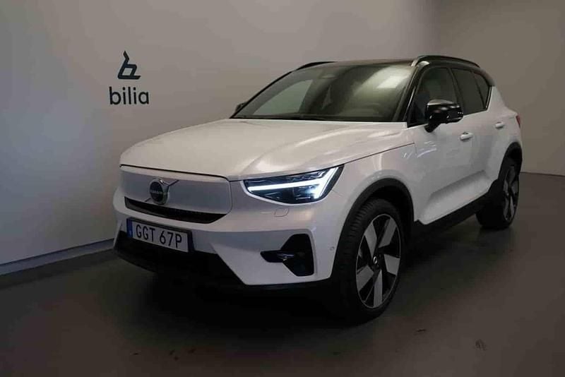 Vit Begagnad 2025 Volvo EX40 Performance SUV | 539 500 kr (Marknadspris) - Bild 1/1