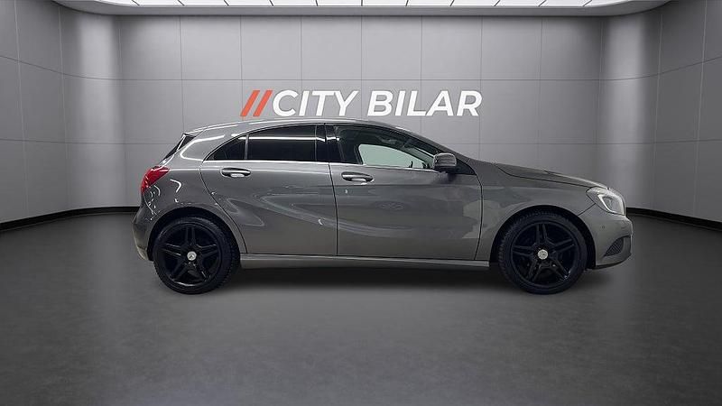 Begagnad Mercedes A180 Urban 109 HK (80 kW) 2012 Grå Halvkombi