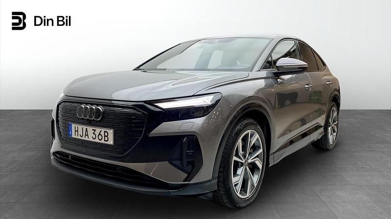Grå Begagnad 2023 Audi Q4 Sportback e-tron S-Line SUV | 389 000 kr (Superpris) - Bild 1/4
