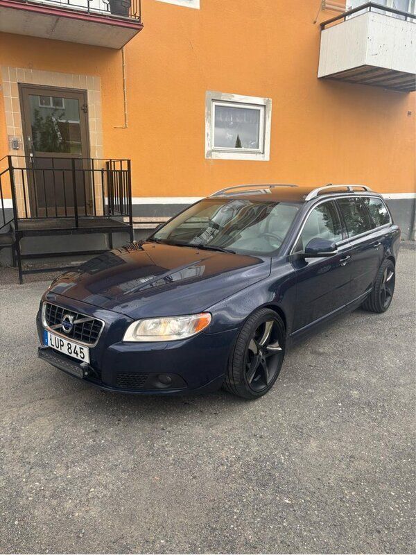 Blå Begagnad 2012 Volvo V70 Summum Kombi | 50 000 kr (Bra pris) - Bild 1/4