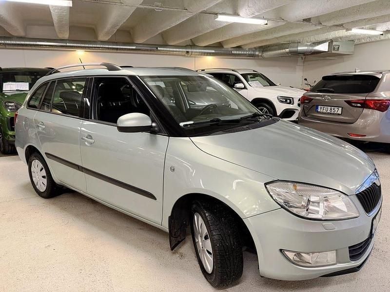Begagnad Skoda Fabia Elegance 69 HK (50 kW) 2012 Grön Kombi