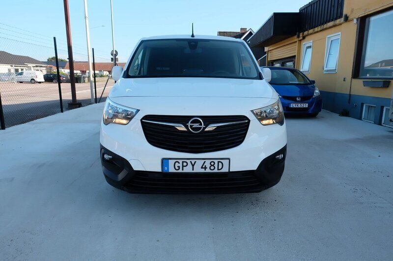 Vit Begagnad 2021 Opel Combo Minibuss | 99 900 kr (Marknadspris) - Bild 1/4
