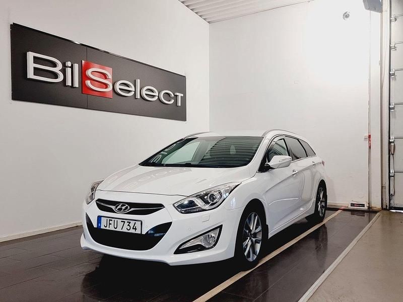 Vit Begagnad 2014 Hyundai i40 Kombi | 109 900 kr (Marknadspris) - Bild 1/4