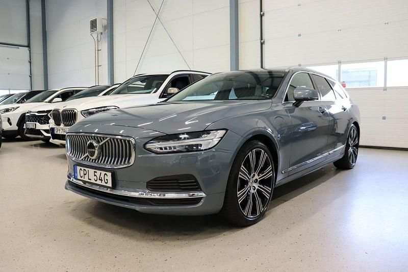 Grå Begagnad 2022 Volvo V90 Inscription Kombi | 369 800 kr (Lite dyr) - Bild 1/4