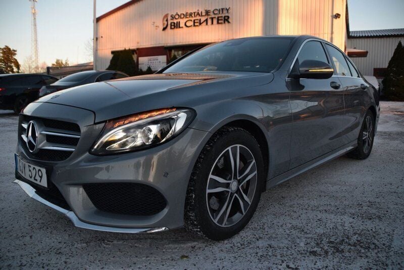 Silver Begagnad 2015 Mercedes C220 AMG line Sedan | 239 990 kr (Marknadspris) - Bild 1/4