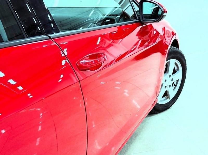 Begagnad VW Golf VII 105 HK (77 kW) 2015 Röd Halvkombi