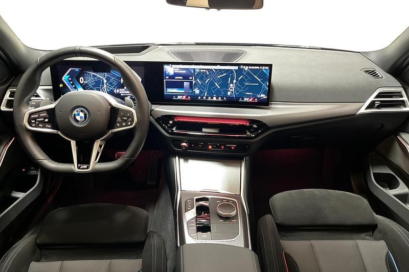 Begagnad BMW 330e Comfort Edition 184 HK (135 kW) 2025 Grå Kombi