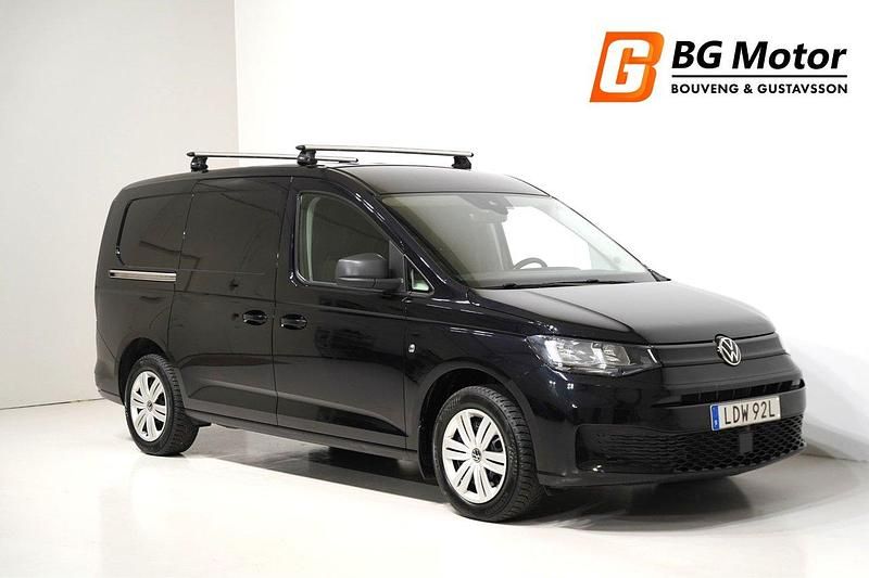 Svart Begagnad 2022 VW Caddy Maxi Minibuss | 289 900 kr (Lite dyr) - Bild 1/4