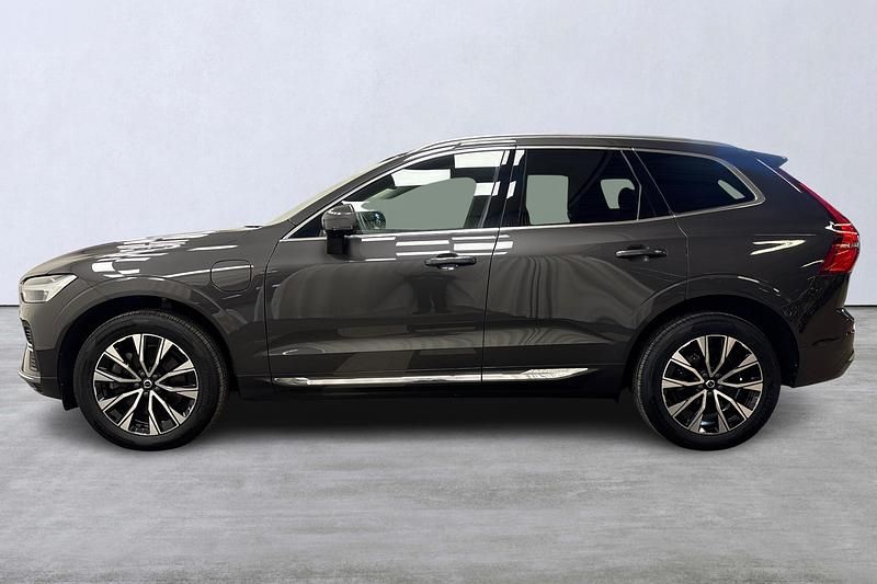 Begagnad Volvo XC60 Core 355 HK (261 kW) 2022 Grå SUV