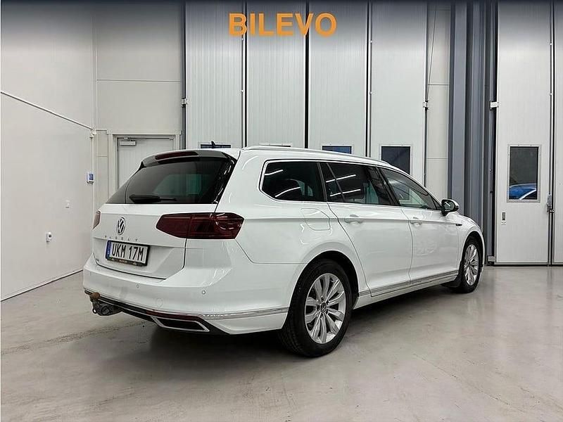 Begagnad VW Passat Active 156 HK (114 kW) 2019 Vit Kombi