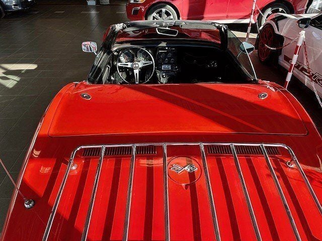 Begagnad Chevrolet Corvette Stingray 218 HK (160 kW) 1969 Ljusröd Cab