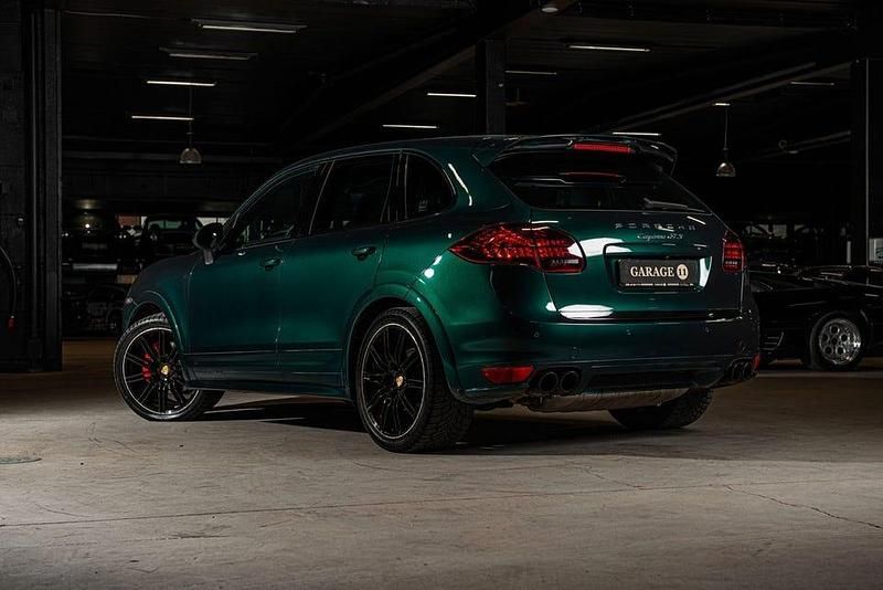 Begagnad Porsche Cayenne GTS 420 HK (308 kW) 2013 Grön SUV