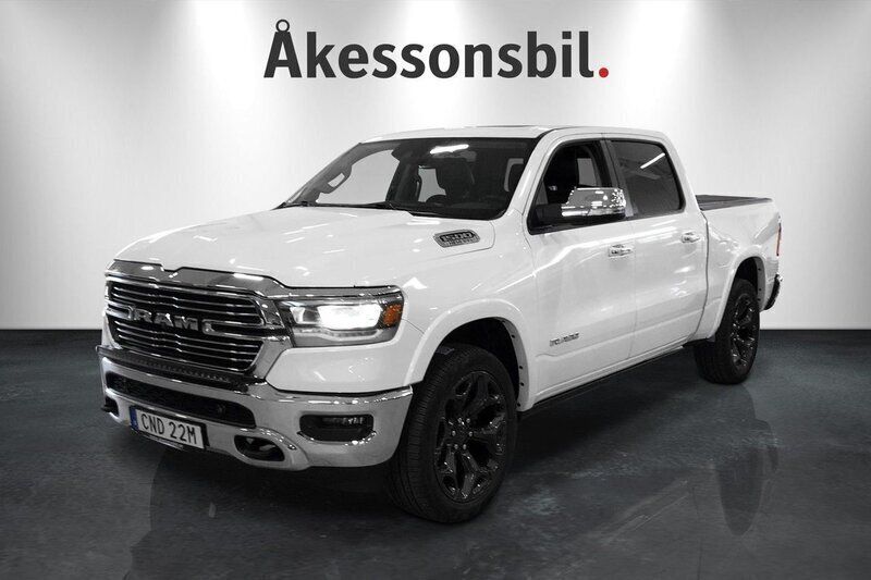 Vit Begagnad 2019 RAM 1500 Pickup | 599 900 kr (Marknadspris) - Bild 1/4