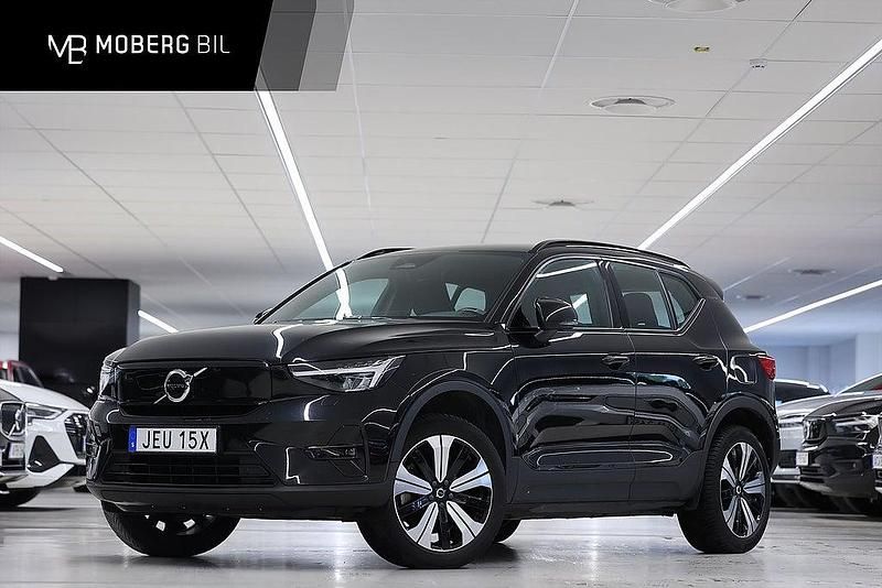Svart Begagnad 2023 Volvo XC40 Plus SUV | 329 900 kr - Bild 1/2