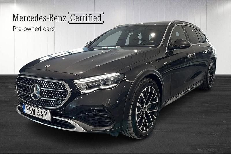Begagnad Mercedes E300 2025 Grå