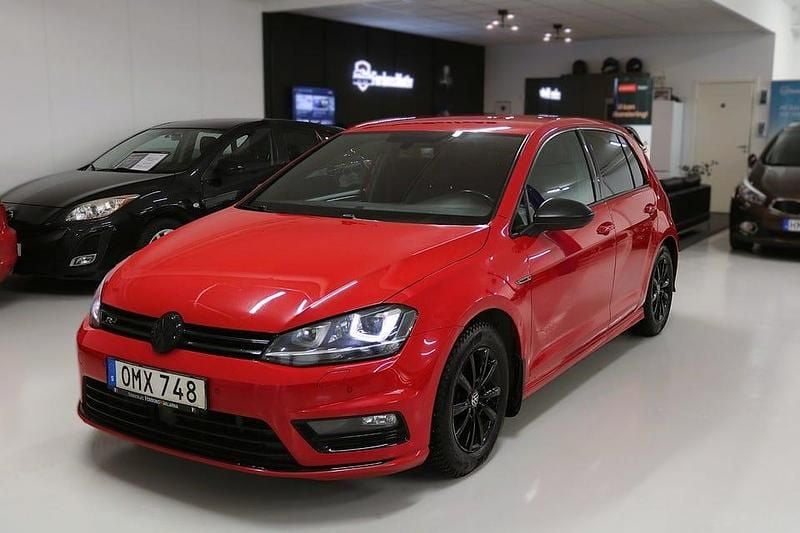 Begagnad VW Golf VII R-line 140 HK (102 kW) 2015 Röd