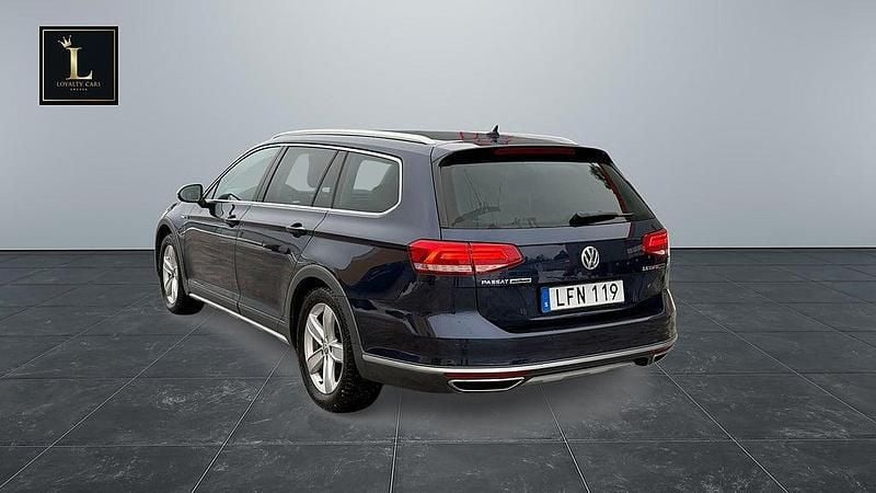 Begagnad VW Passat Alltrack 190 HK (139 kW) 2015 Mörkblå Kombi