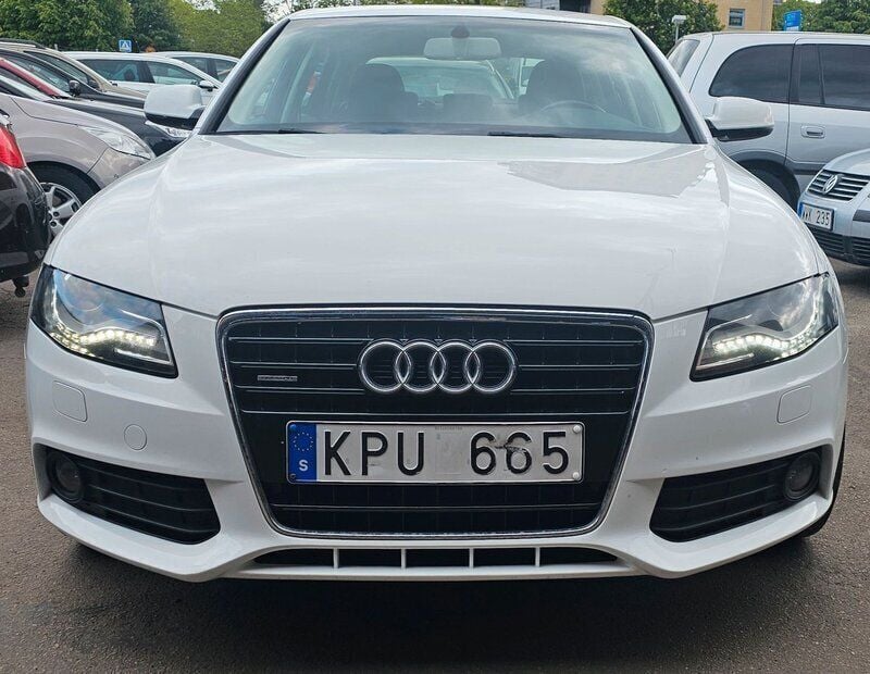 Vit Begagnad 2010 Audi A4 Sedan | 129 900 kr (Marknadspris) - Bild 1/4