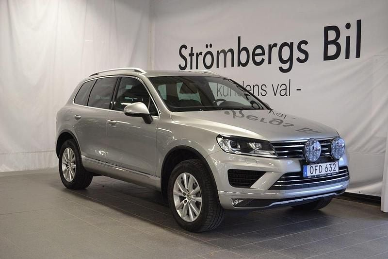 Silver Begagnad 2016 VW Touareg SUV | 229 000 kr (Marknadspris) - Bild 1/4