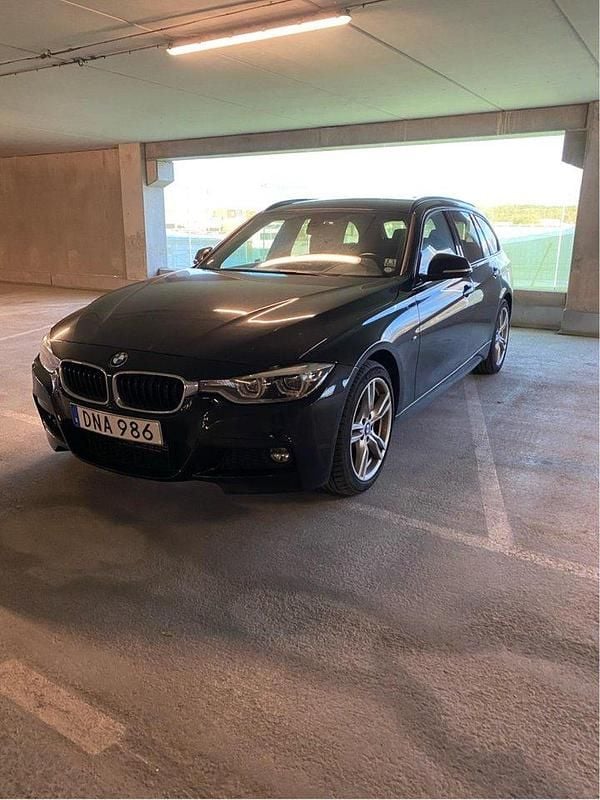 Svart Begagnad 2017 BMW 318 M Sport Kombi | 145 000 kr (Marknadspris) - Bild 1/4