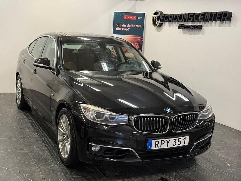 Svart Begagnad 2013 BMW 335 Gran Turismo Luxury Line Halvkombi | 149 900 kr - Bild 1/4