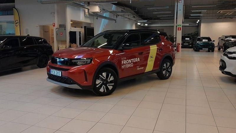 Orange Ny 2025 Opel Frontera SUV | 309 900 kr (Marknadspris) - Bild 1/4